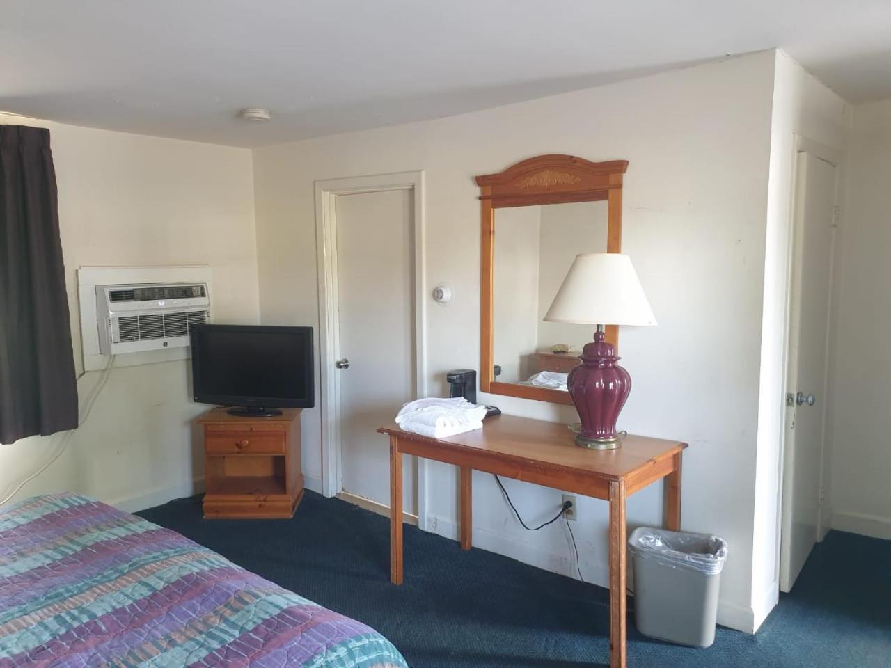 Town & Country Inn Сиконк Экстерьер фото