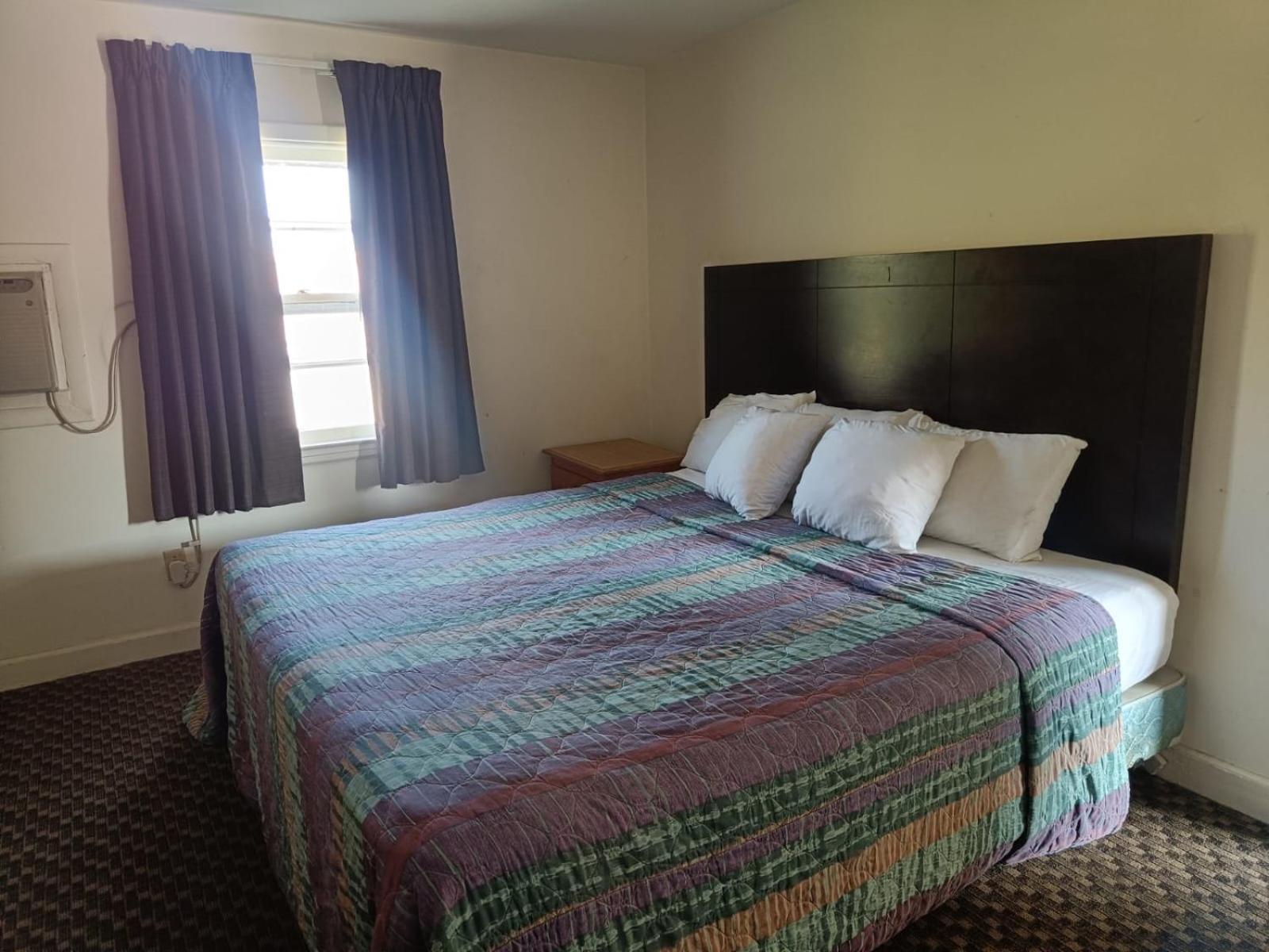 Town & Country Inn Сиконк Экстерьер фото