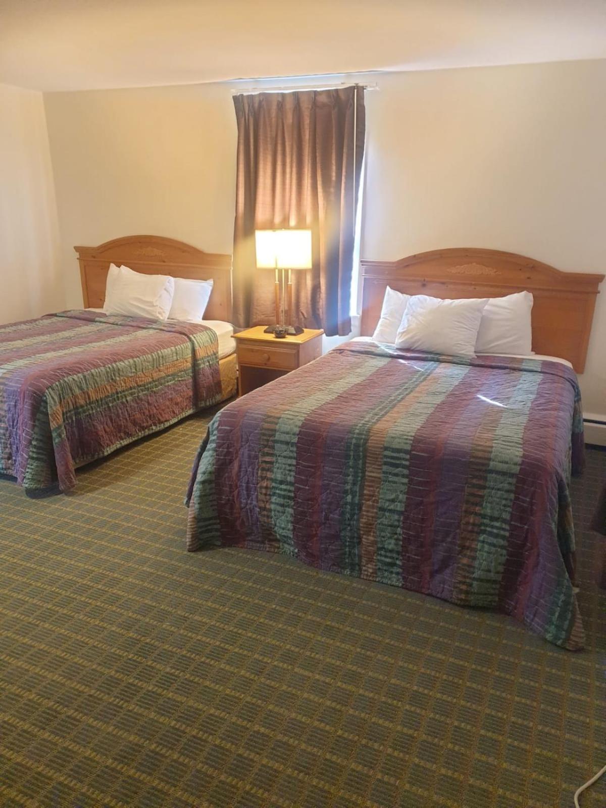 Town & Country Inn Сиконк Экстерьер фото