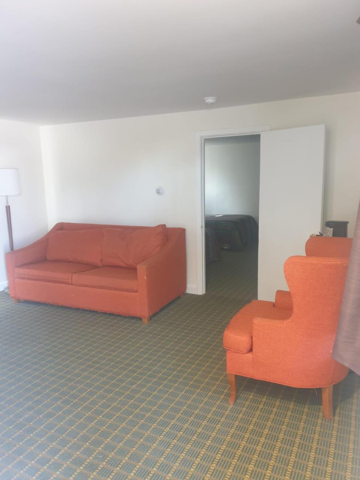 Town & Country Inn Сиконк Экстерьер фото